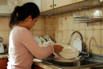 Which Cleans Better in Bali, indonesia: Technology or a Housemaid?
